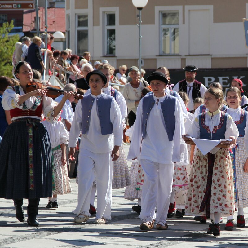 V Luhačovicích se od 14. do 17. 9. uskuteční festival Písní a tancem 