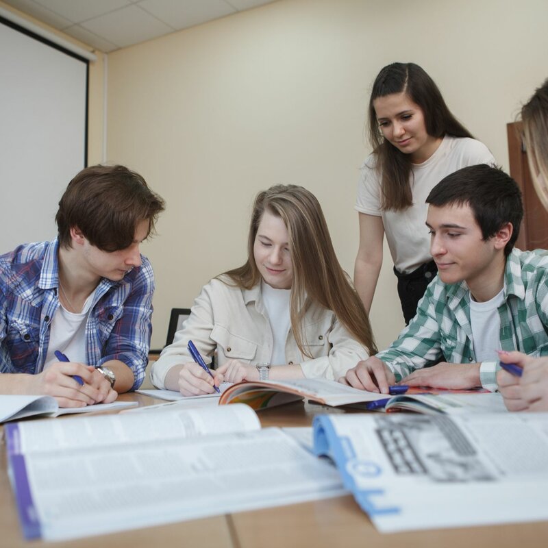 Studenti ve škole