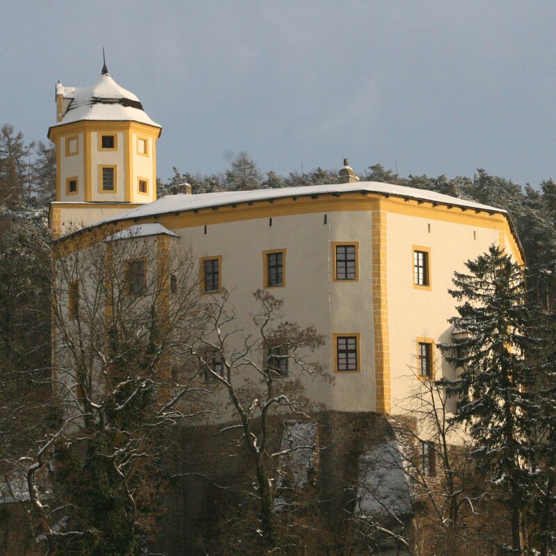 Na hradě Malenovice bude 2. 12. vánoční jarmark