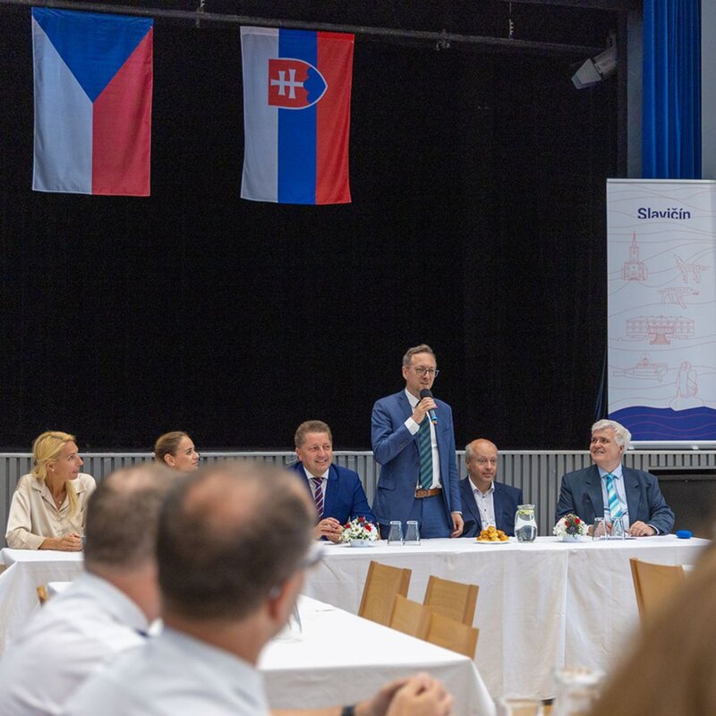 Ve Slavičíně zasedala 19. a 20. června Česko-slovenská mezivládní komise pro přeshraniční spolupráci.