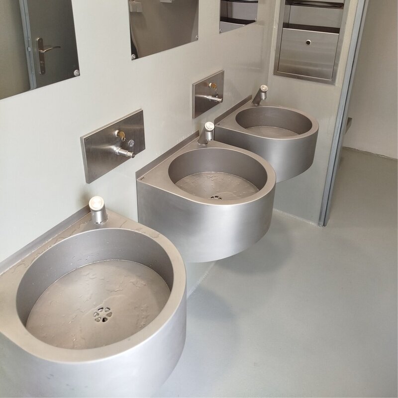 Noví zázemí pro řidiče ve Střelné