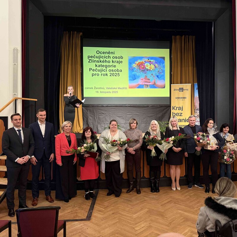 Zlínský kraj ocenil pečující, kteří se doma starají o své blízké.