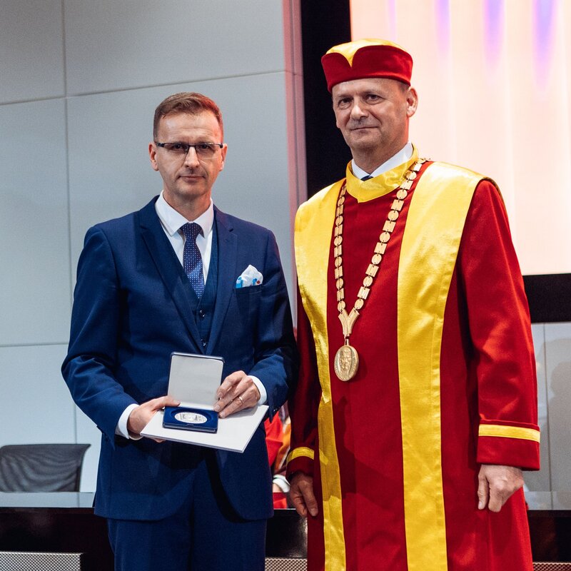 Univerzita ocenila hejtmana Holiše, vyzdvihla spolupráci s krajem.