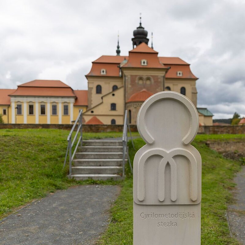 Poutníky na Cyrilometodějské stezce čeká větší pohodlí. Kraj podél trasy vybuduje odpočívky i nocoviště.