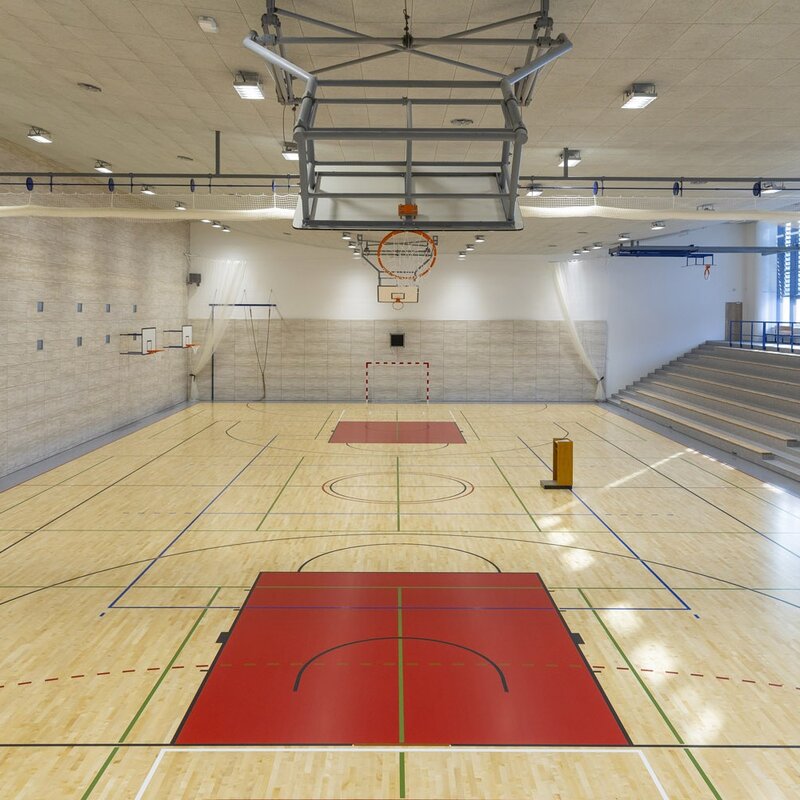 Sportovní hala zlínské průmyslovky se po rekonstrukci opět otevírá