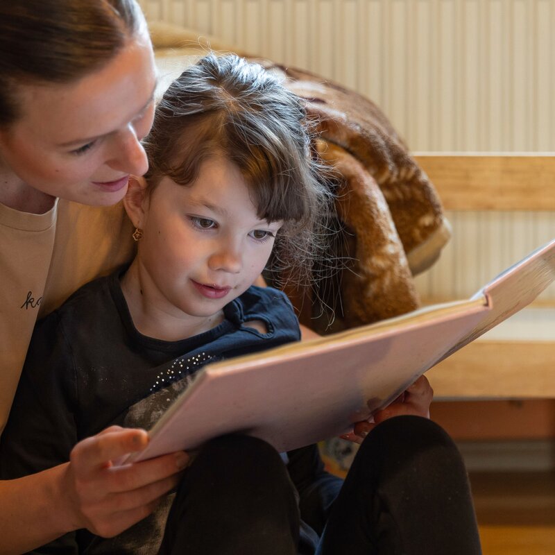 Za Moničkou a její rodinou dochází pracovnice Střediska rané péče EDUCO Zlín.
