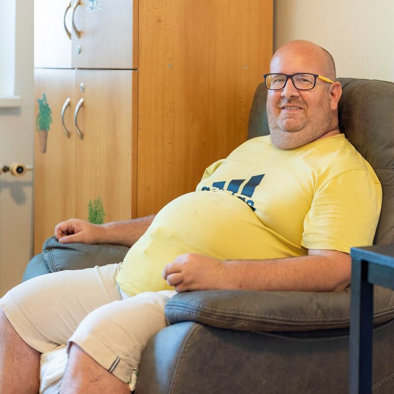 Díky podpoře pracovníků otrokovické Naděje bydlí pan Jiří v samostatném bytě.
