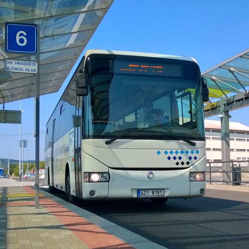 Kraj zavádí cestování zdarma od 75 let i zvýhodněné jízdné pro děti a studenty.