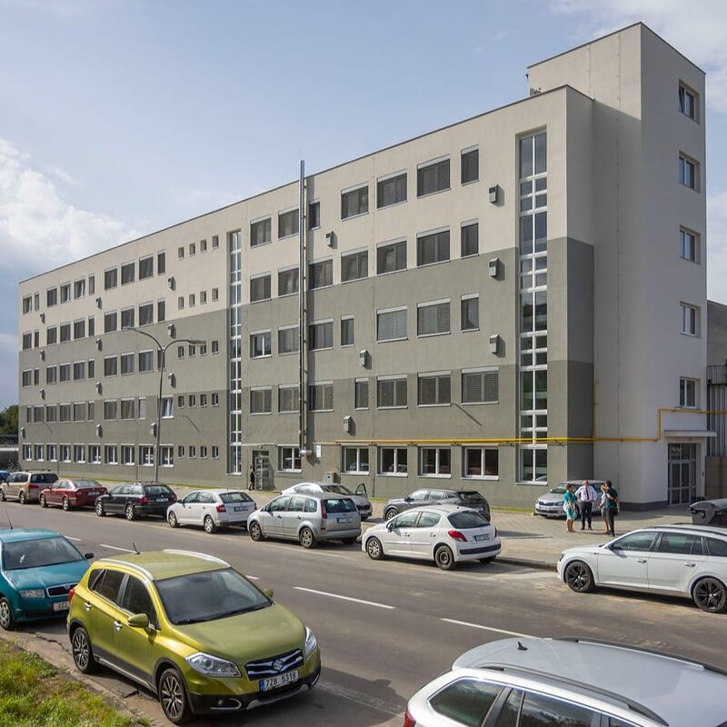 Zrekonstruovaná budova teoretické výuky
