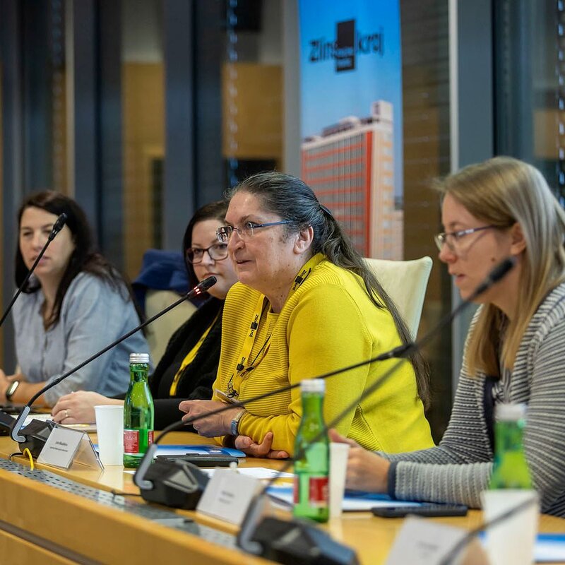 Konference na krajském úřadě se věnovala tématu kyberbezpečnosti.