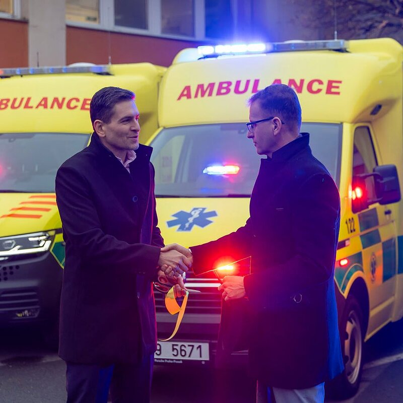 Nové sanitky pro bezpečnější směny: Zlínský kraj investuje přes 23 milionů do vozového parku záchranky.