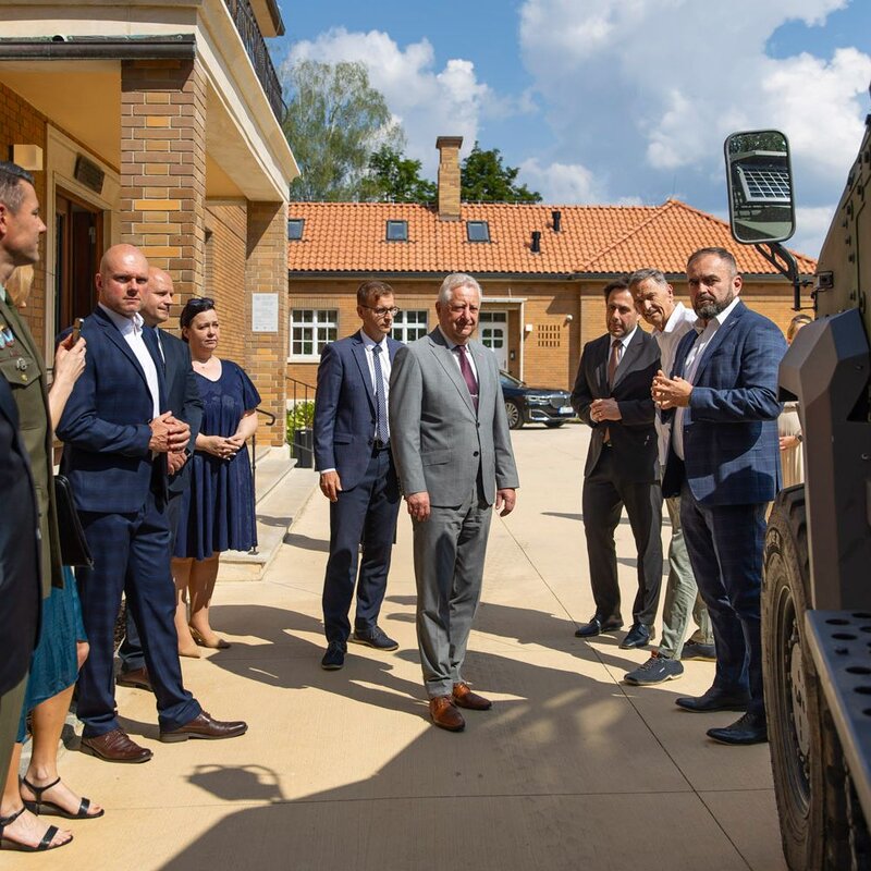 Ministr obrany jednal ve Zlíně o projektu CAMPUS-TECH.