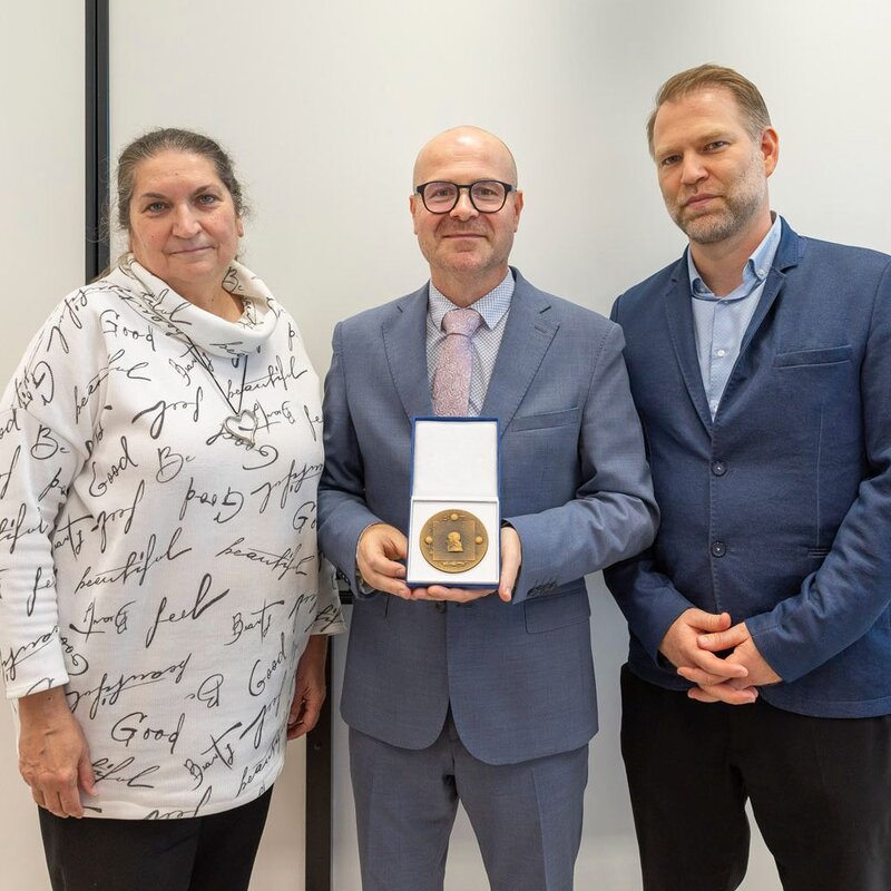 Zleva radní Jindra Mikuláštíková, Petr Úředníček, vedoucí odboru školství Krajského úřadu Zlínského kraje Ondřej Zaorálek
