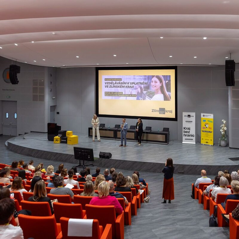 Od školy k práci. Na konferenci Zlínského kraje odborníci debatovali o uplatnění mladých lidí.